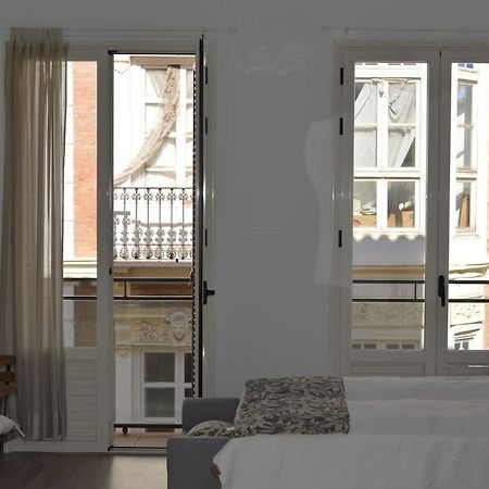 Modern Studio Flat Close To Plaza Merced Malaga Luaran gambar