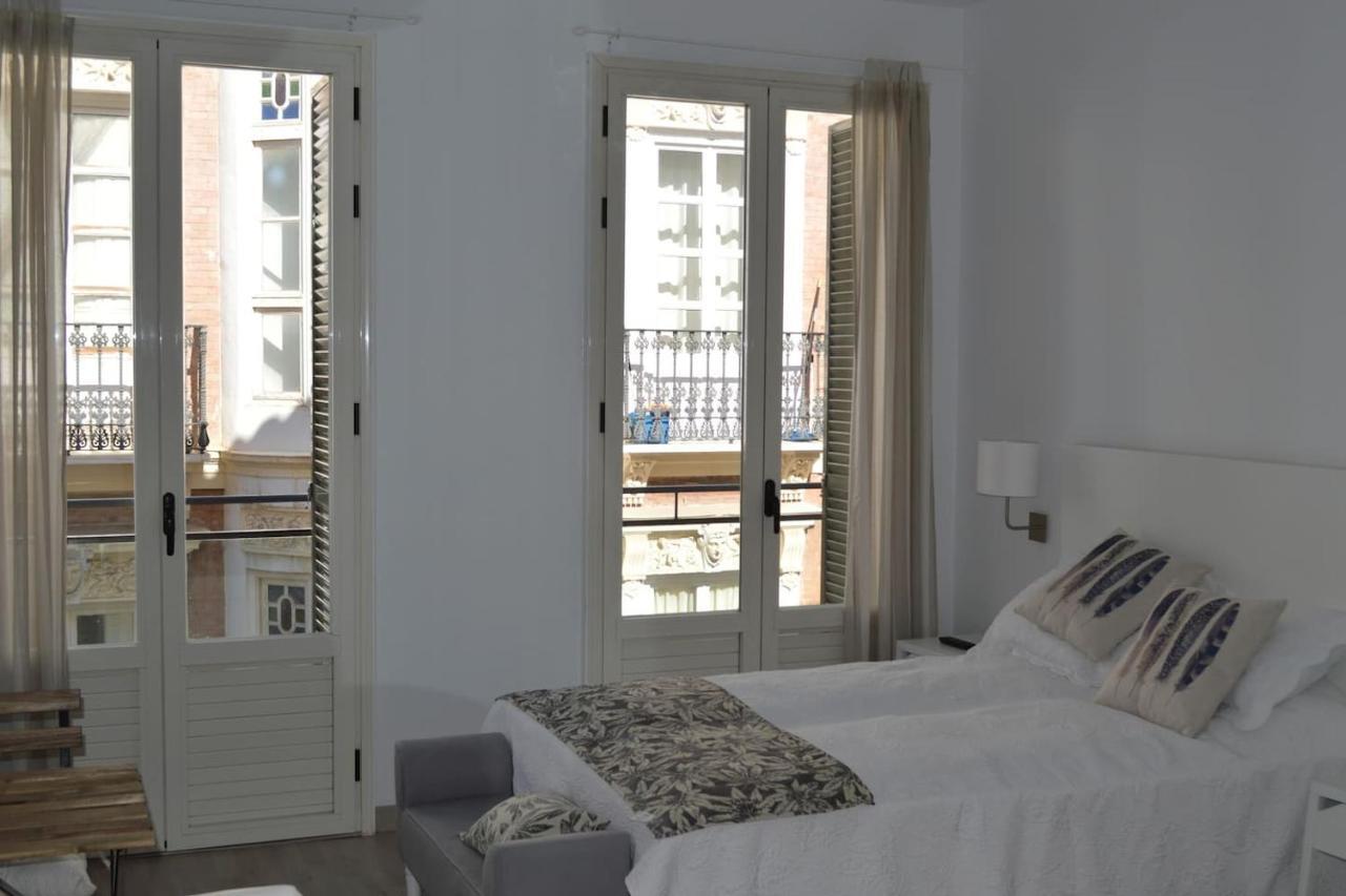 Modern Studio Flat Close To Plaza Merced Malaga Luaran gambar
